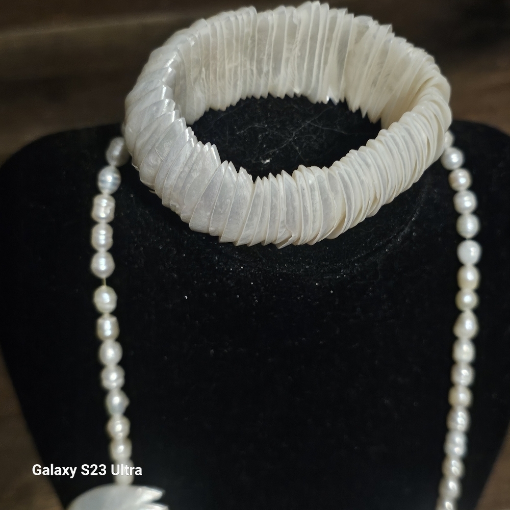 Pearl & Shell Necklace & Bracelet Fresh Water set - Picture 3 of 8